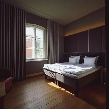 The Torby Hotel *